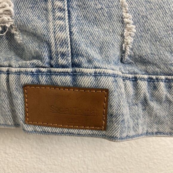 Social Tourist Jacket Large Distressed Denim Trucker Los Angeles California - Picture 14 of 16